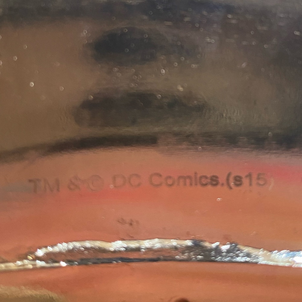 DC Comics Gold and Red Wonder Woman Accessories - Picture 8 of 9